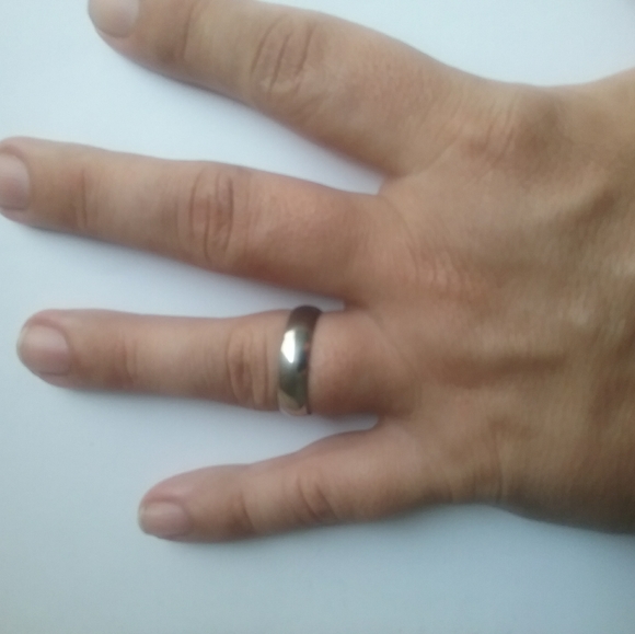 Silver Ring - Picture 3 of 4